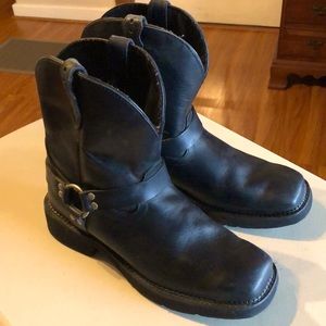 Justin Gypsy Harness Style Boots - SZ - 10.5